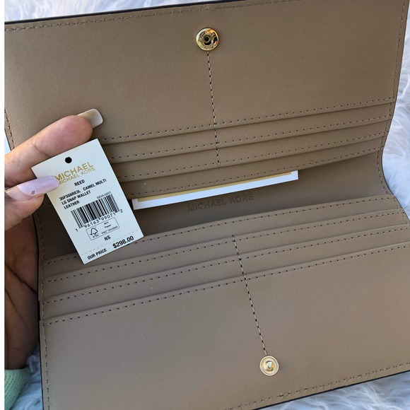 New Michael Kors Reed Wallet - Picture 3 of 4